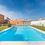Konukevi Guestready - Esmoriz's Golden Hour With Pool