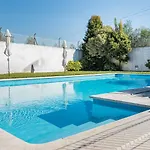Guestready - Esmoriz's Golden Hour With Pool Konukevi 4*