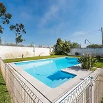 Guestready - Esmoriz's Golden Hour With Pool 4*