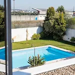 Guestready - Esmoriz's Golden Hour With Pool Gæstehus Esmoriz