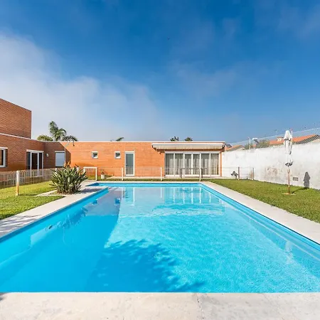 Penzion Guestready - Esmoriz's Golden Hour With Pool