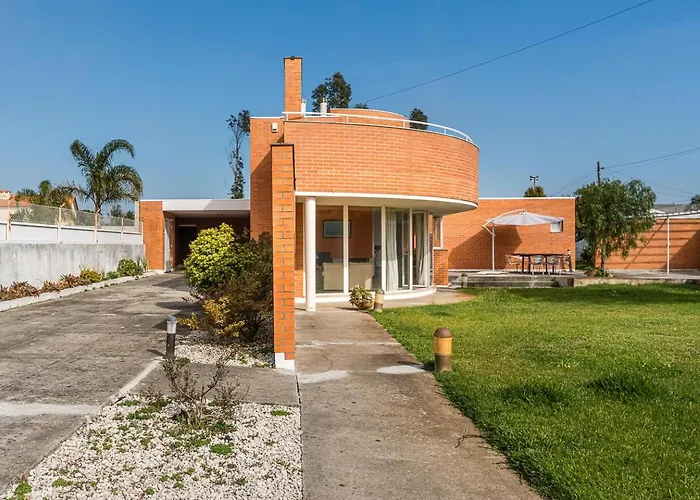 Guestready - Esmoriz's Golden Hour With Pool Konukevi